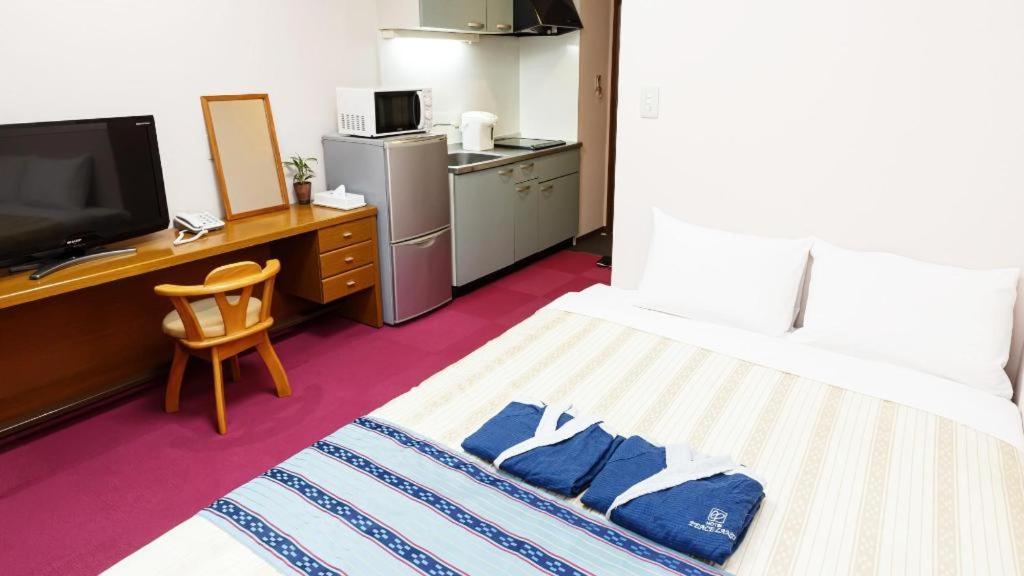 Hotel Peace Land Kume Naha Exterior photo